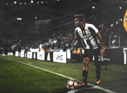 开云体育在线-唯快不破，唯盾不朽，德里赫特用瑞士式坚韧教会我们何谓真正的防守艺术