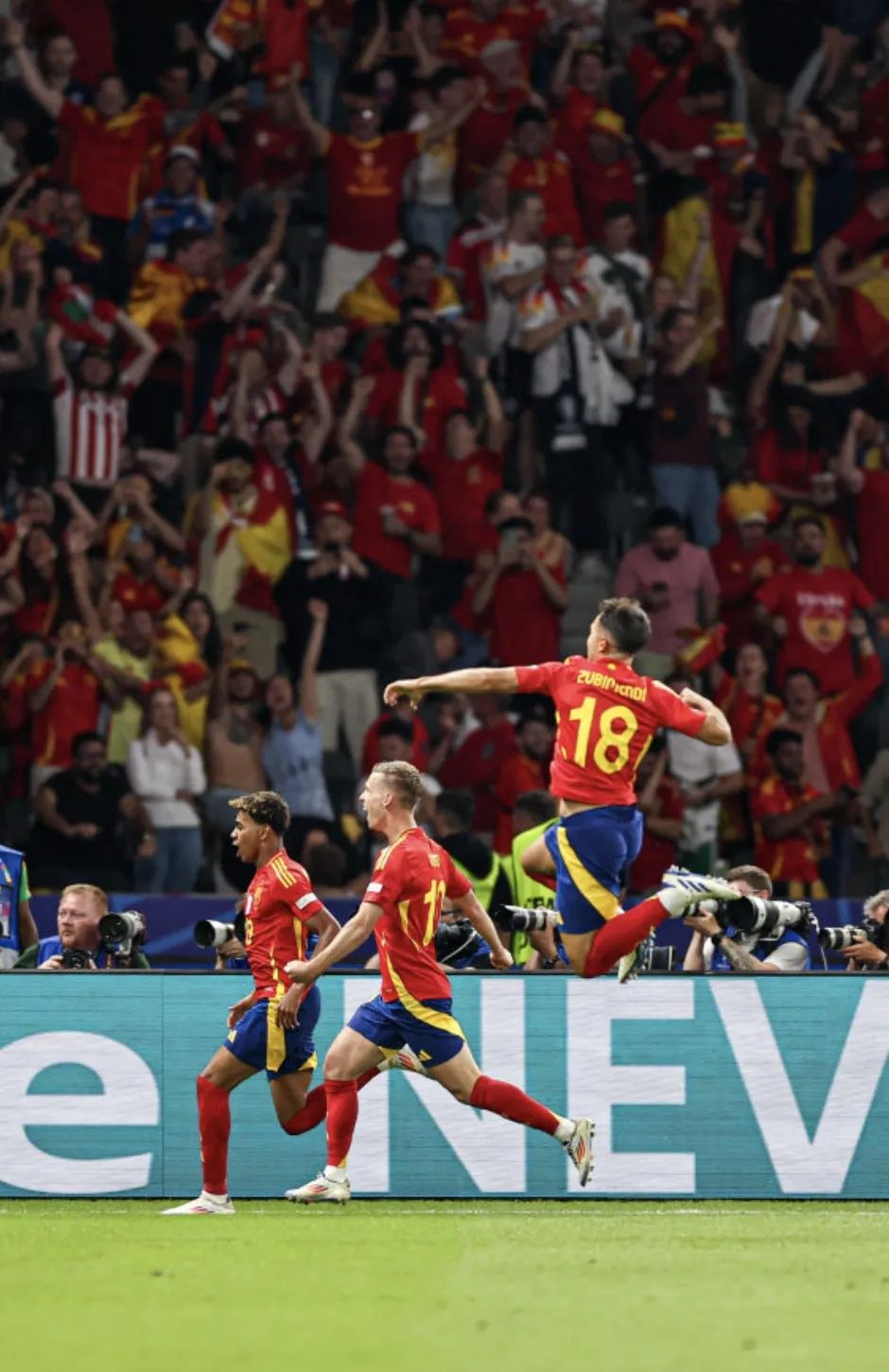 欧洲顶级联赛持续激烈英格兰球队夺冠