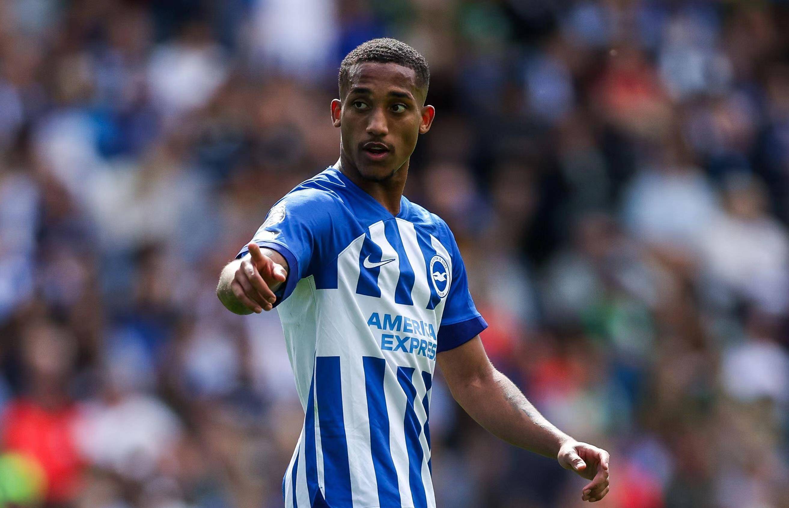 包含布莱顿客场逼平阿斯顿维拉，抢分成功的词条