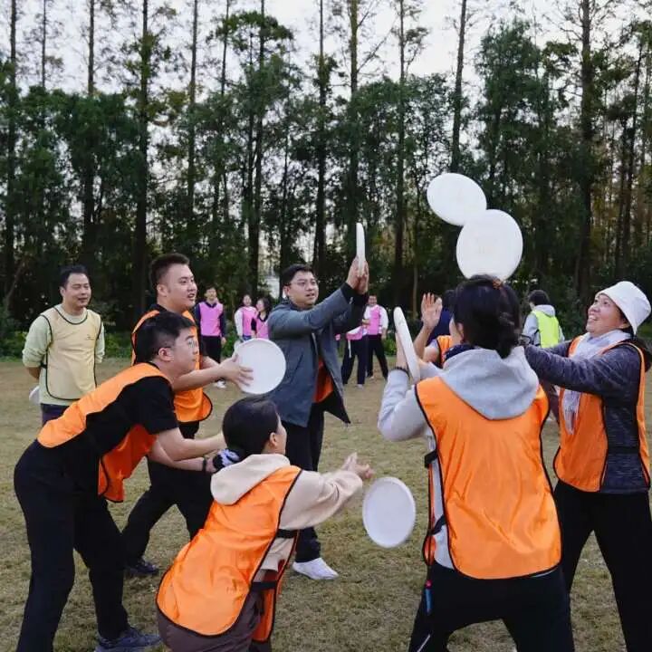 球场上的团队合作展现最佳状态,取得连胜 球场上的团队合作展现最佳状态,取得连胜