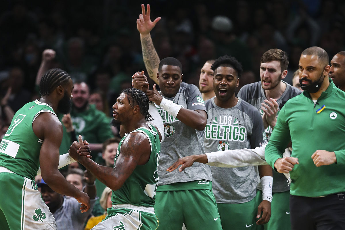 凯尔特人大胜篮网,继续领跑东部 凯尔特人大胜篮网,继续领跑东部