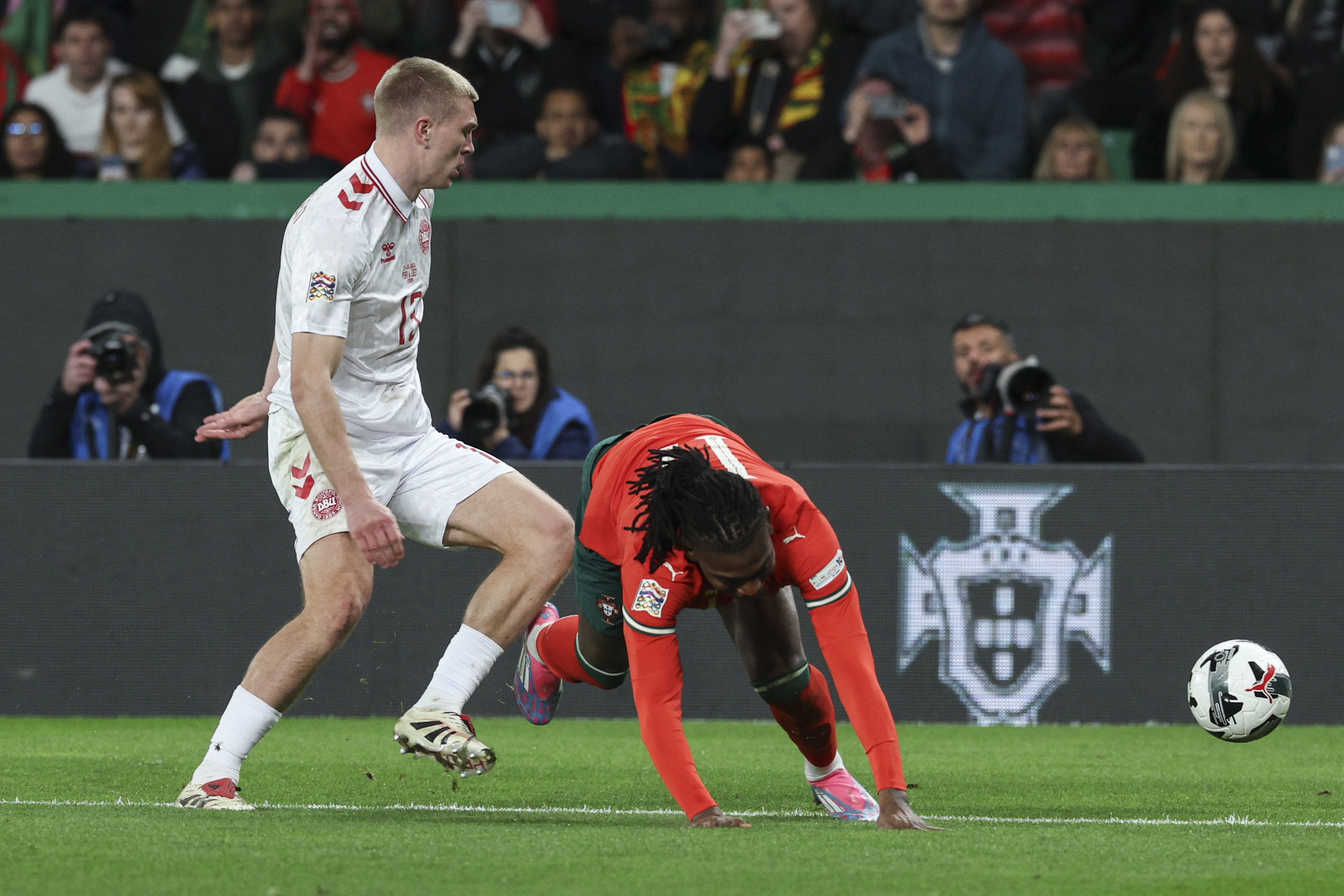 关于葡萄牙惊险获胜,力争晋级欧锦赛决赛的信息 关于葡萄牙惊险获胜,力争晋级欧锦赛决赛的信息