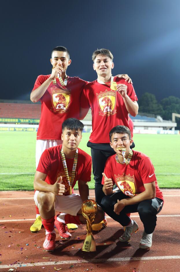 天津和平区少年足球联赛冠军揭晓，全程激动不已的简单介绍