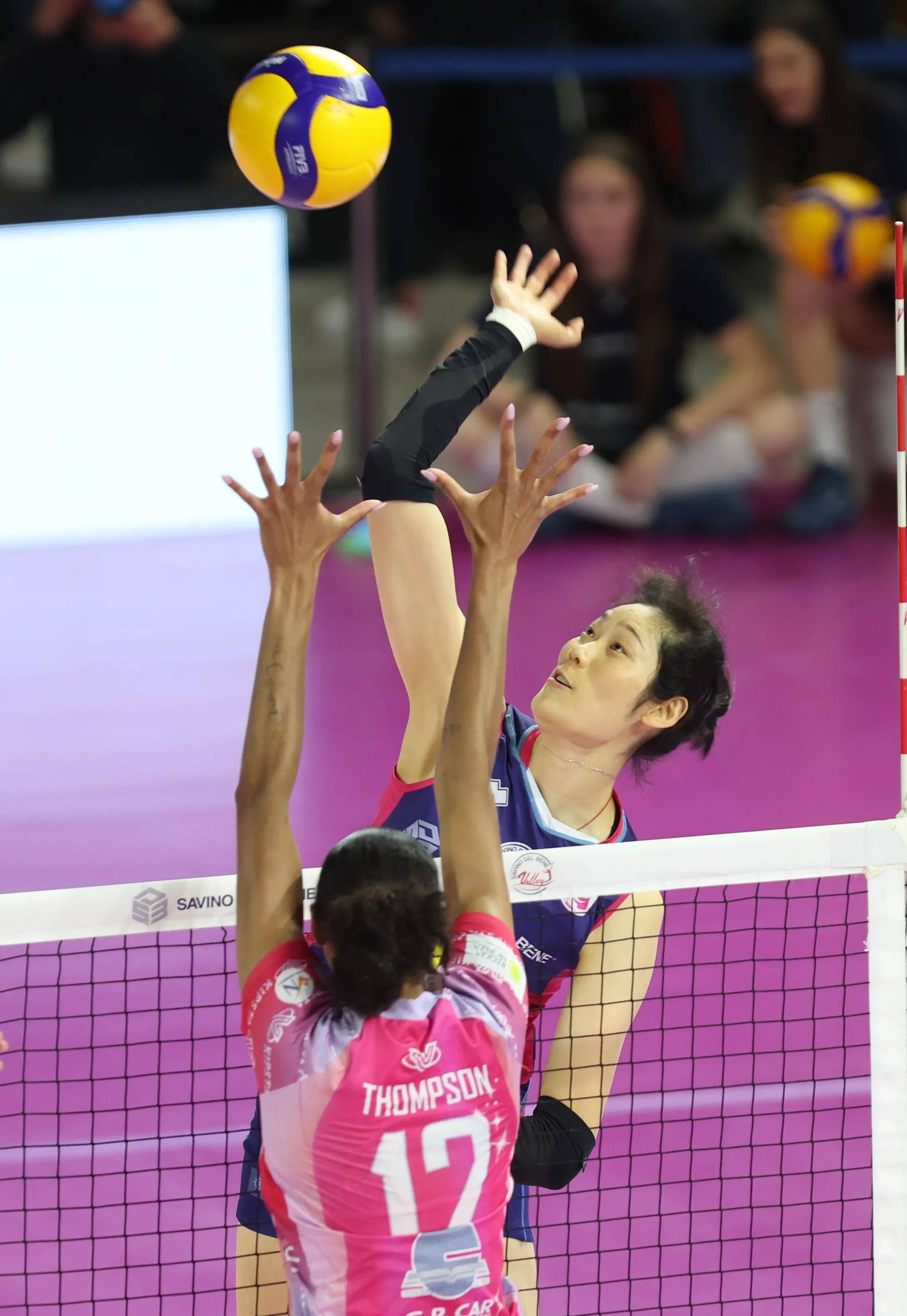 关于排球球员突破自我，表现堪称完美的信息