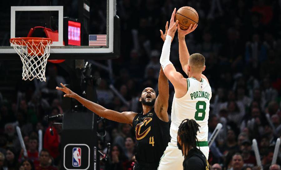 福建队力克江苏队,约基奇关键制胜 福建队力克江苏队,约基奇关键制胜