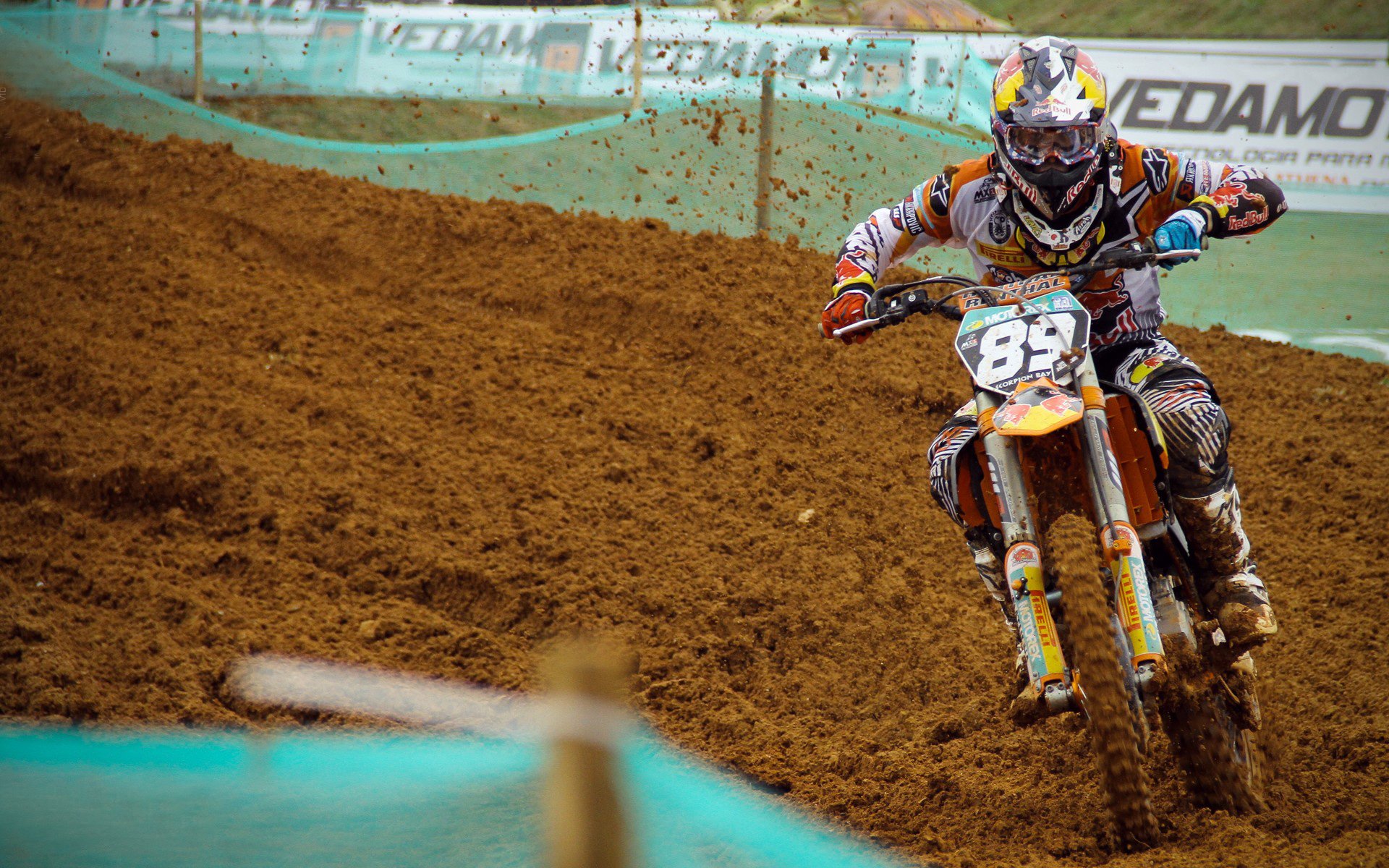 压力熔炉,从三狮军团的碾压,到奥纳纳的淬火重生