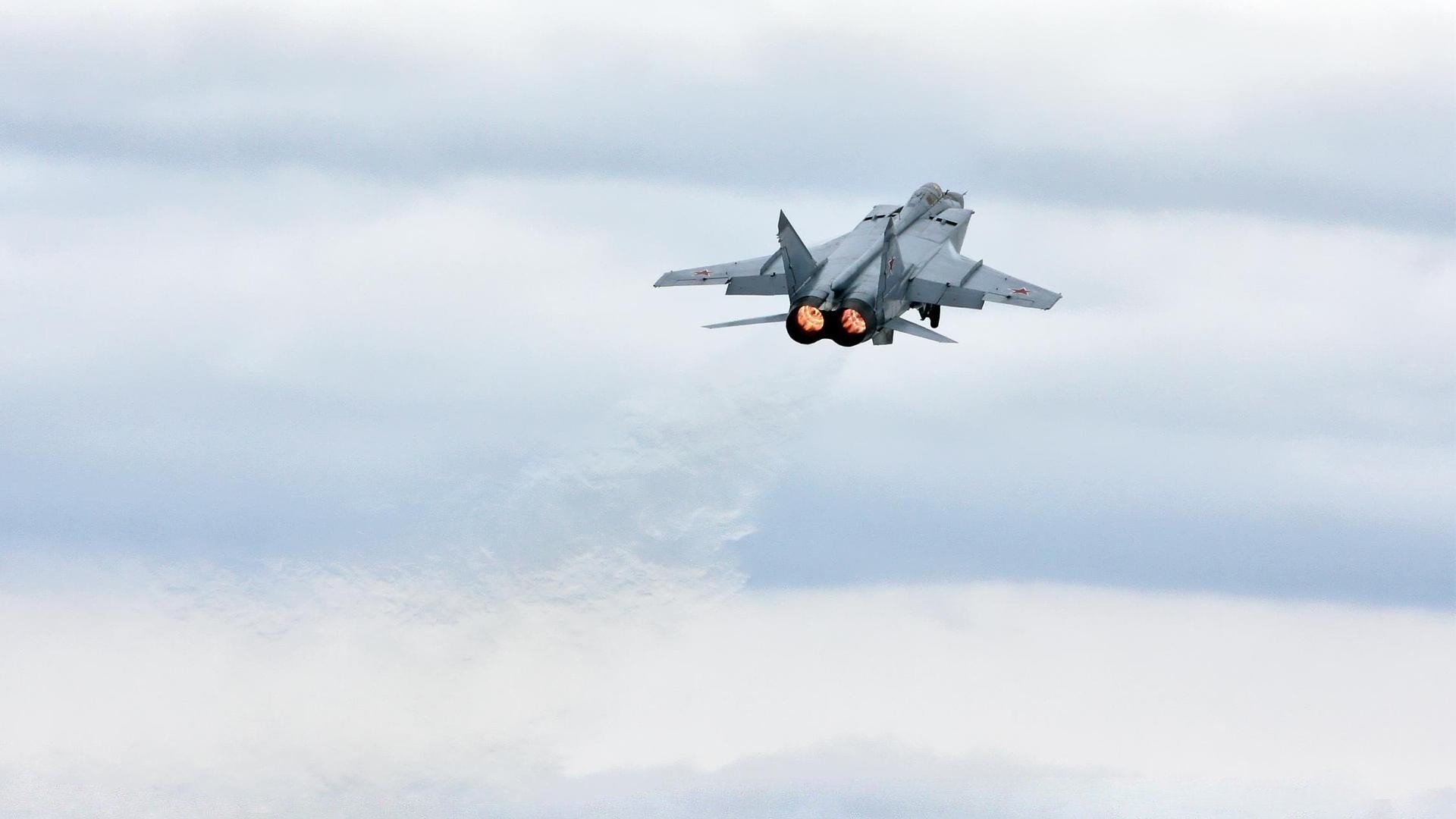 布伦森对决勒布朗,一场从未发生却已载入史册的湖牛大战