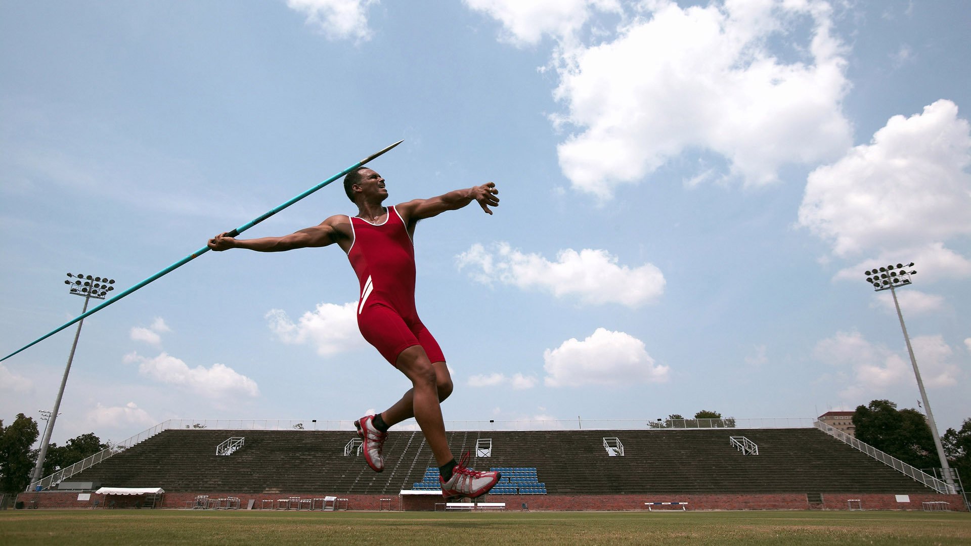 阿克执棋，巅峰破局，一场定义足球文明对话的跨洲际对决