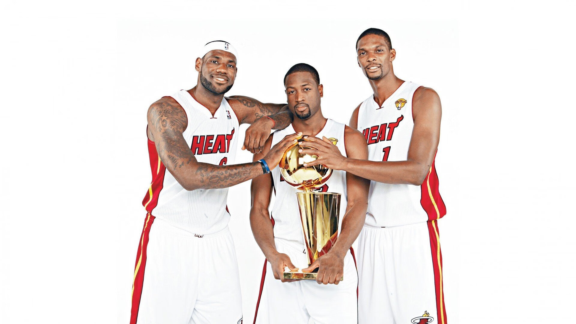 双线闪光，从尼日利亚征召尼斯之星到阿什拉夫的焦点战自证