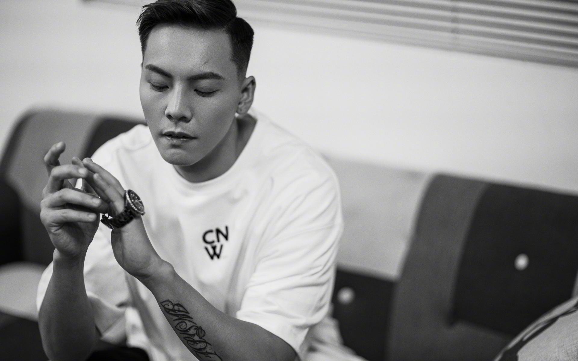 当篮球改写剧本，独行侠的吉林岁月与字母哥的绿茵豪情