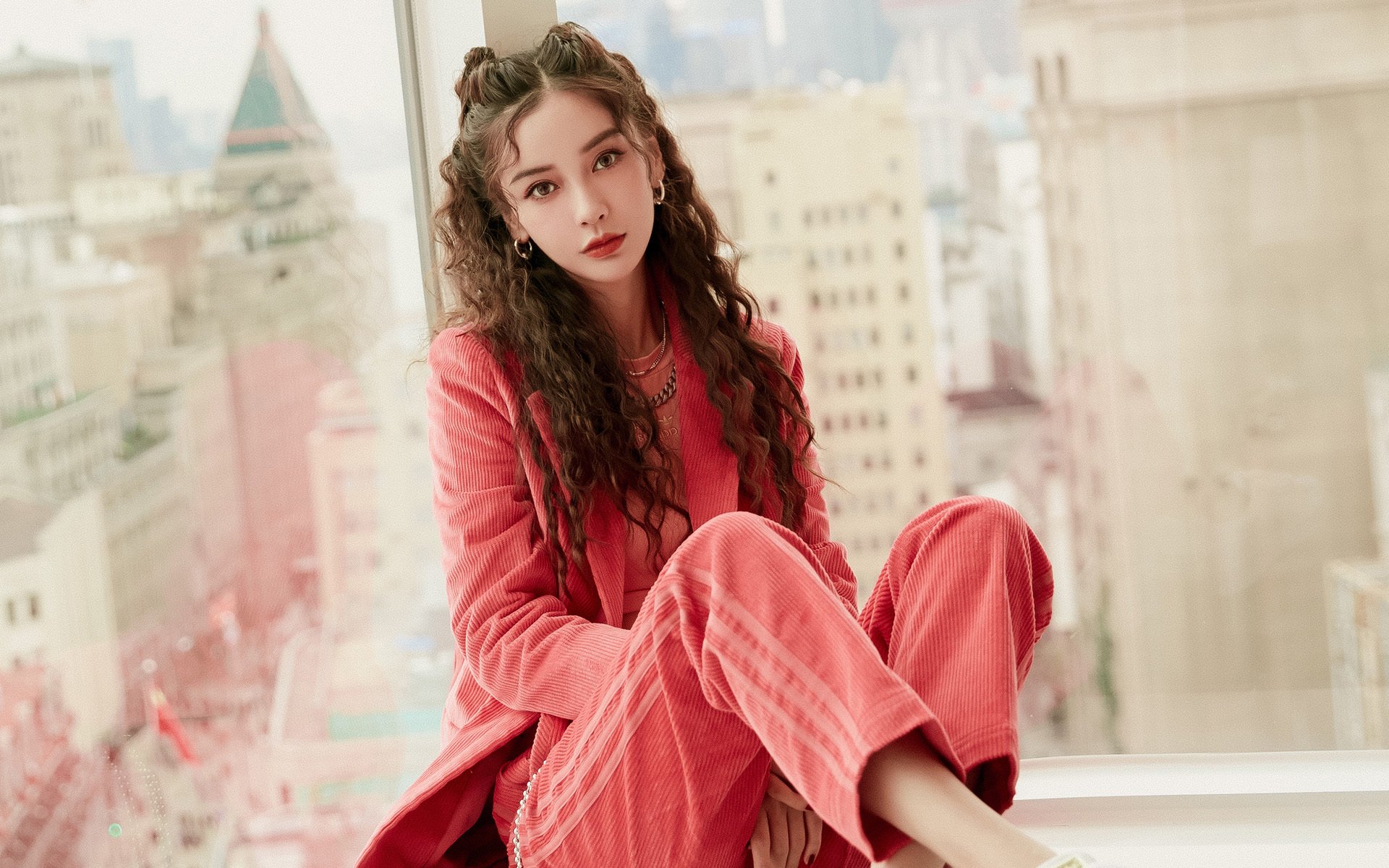 球场绝杀与赛道接管，当萨卡在F1街道赛见证中国足球的生死战胜利