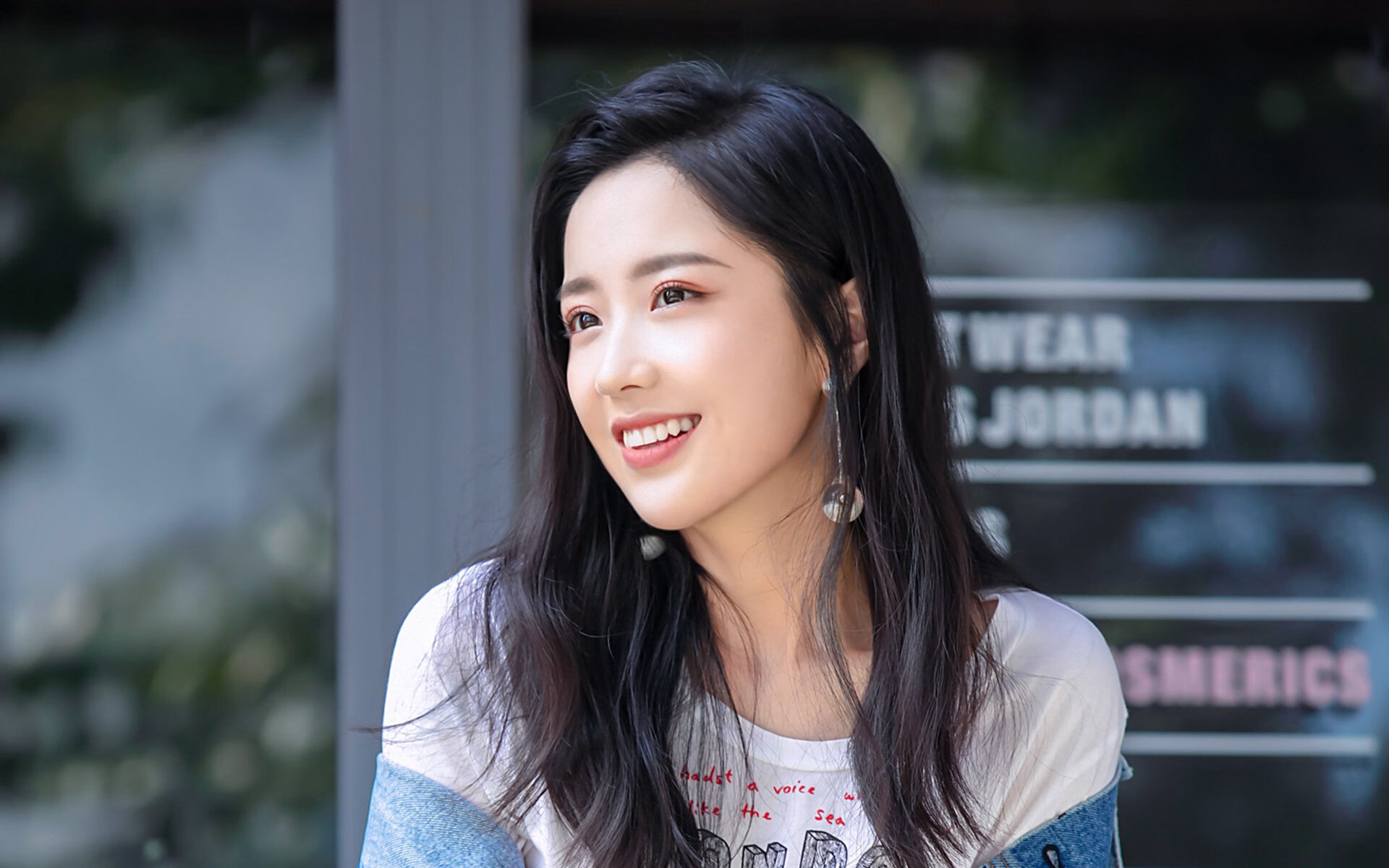2026世界杯小组赛，丹麦风暴碾压捷克，格列兹曼独舞闪耀，绿茵场上的唯一对决